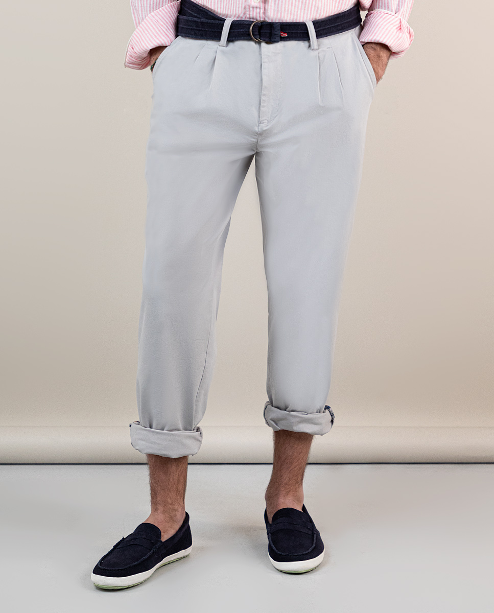 Calça Chino com Grampos de Pedra