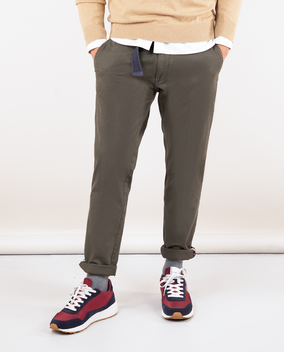 Calça Chino Básica Verde
