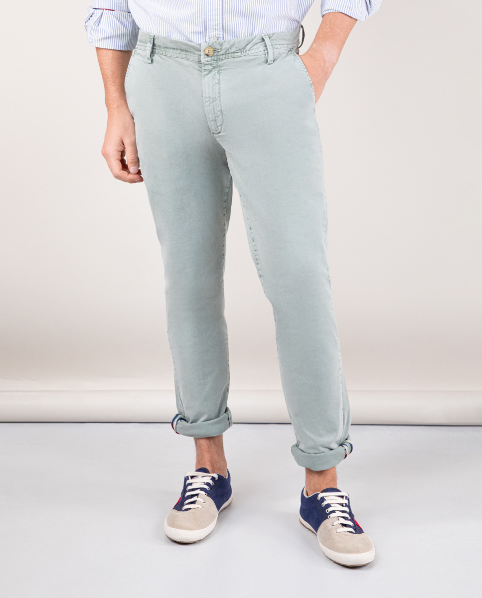 Pantalón Chino Básico Verde Claro LATAM