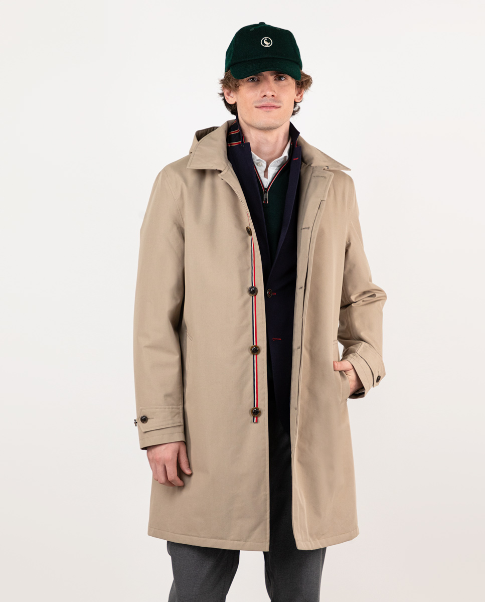 Casaco impermeável acolchoado com capuz bege