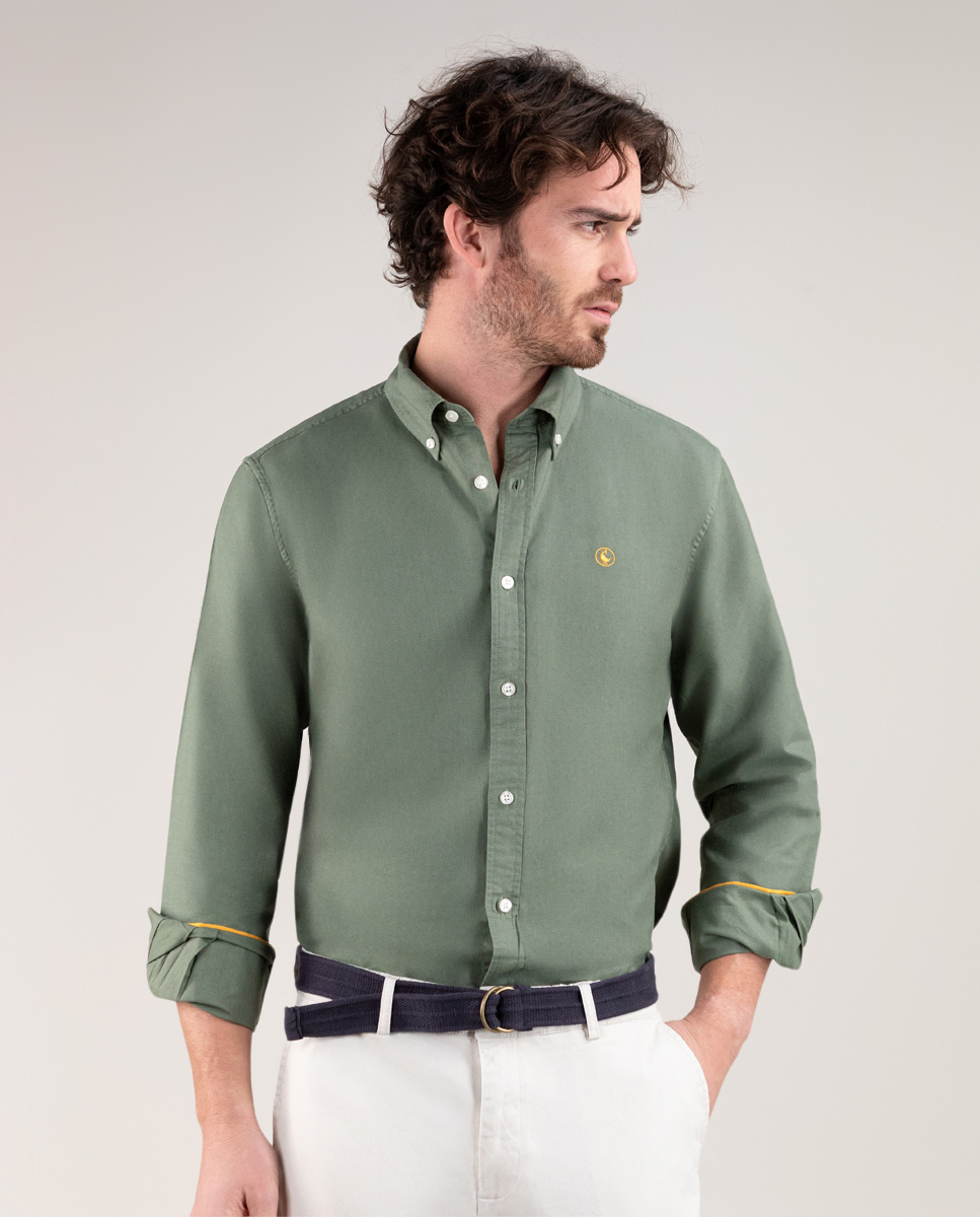 Camisa de algodão cáqui tingida com vestuário