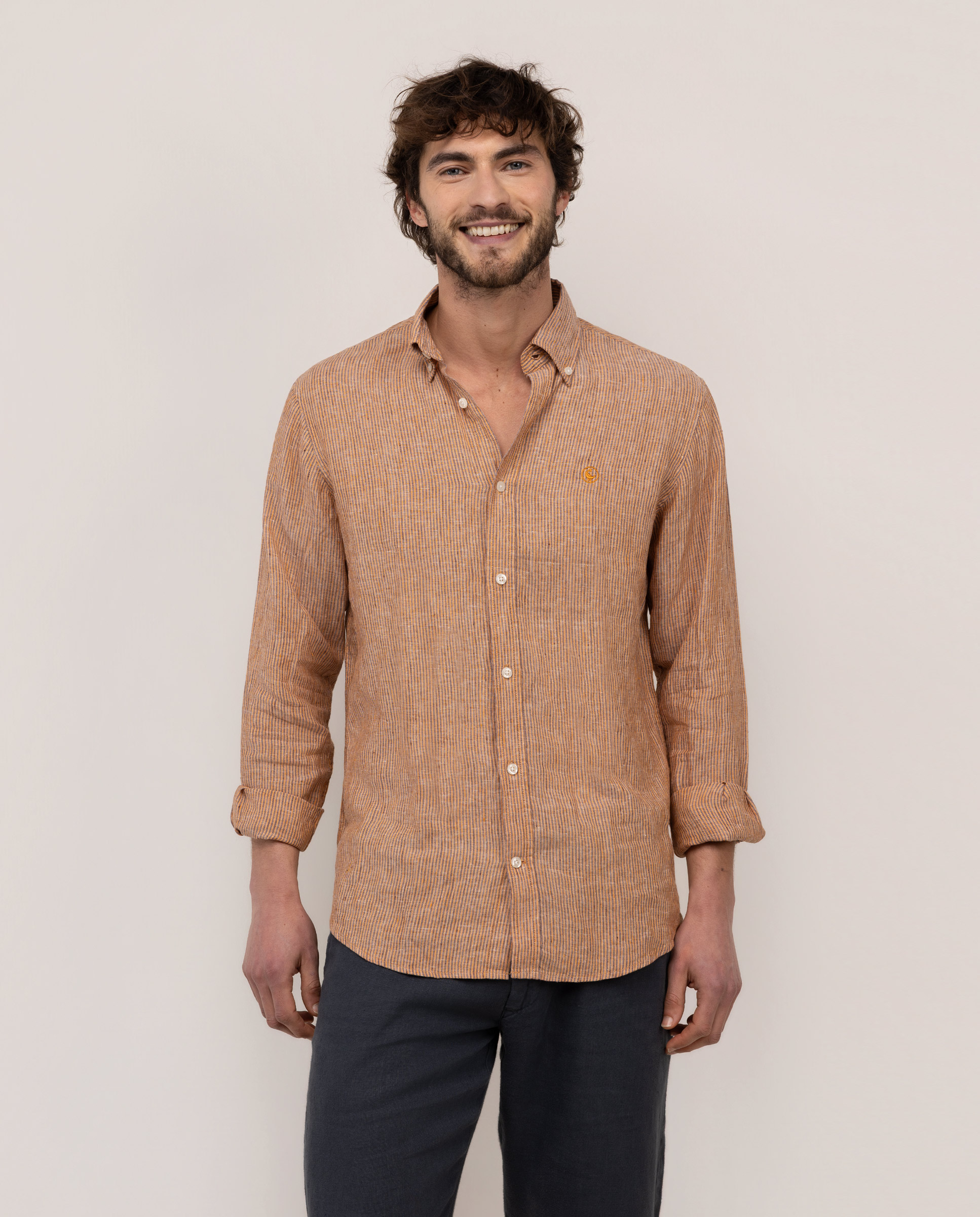 Camisa Lino Yale Button Down Burgundy Naranja