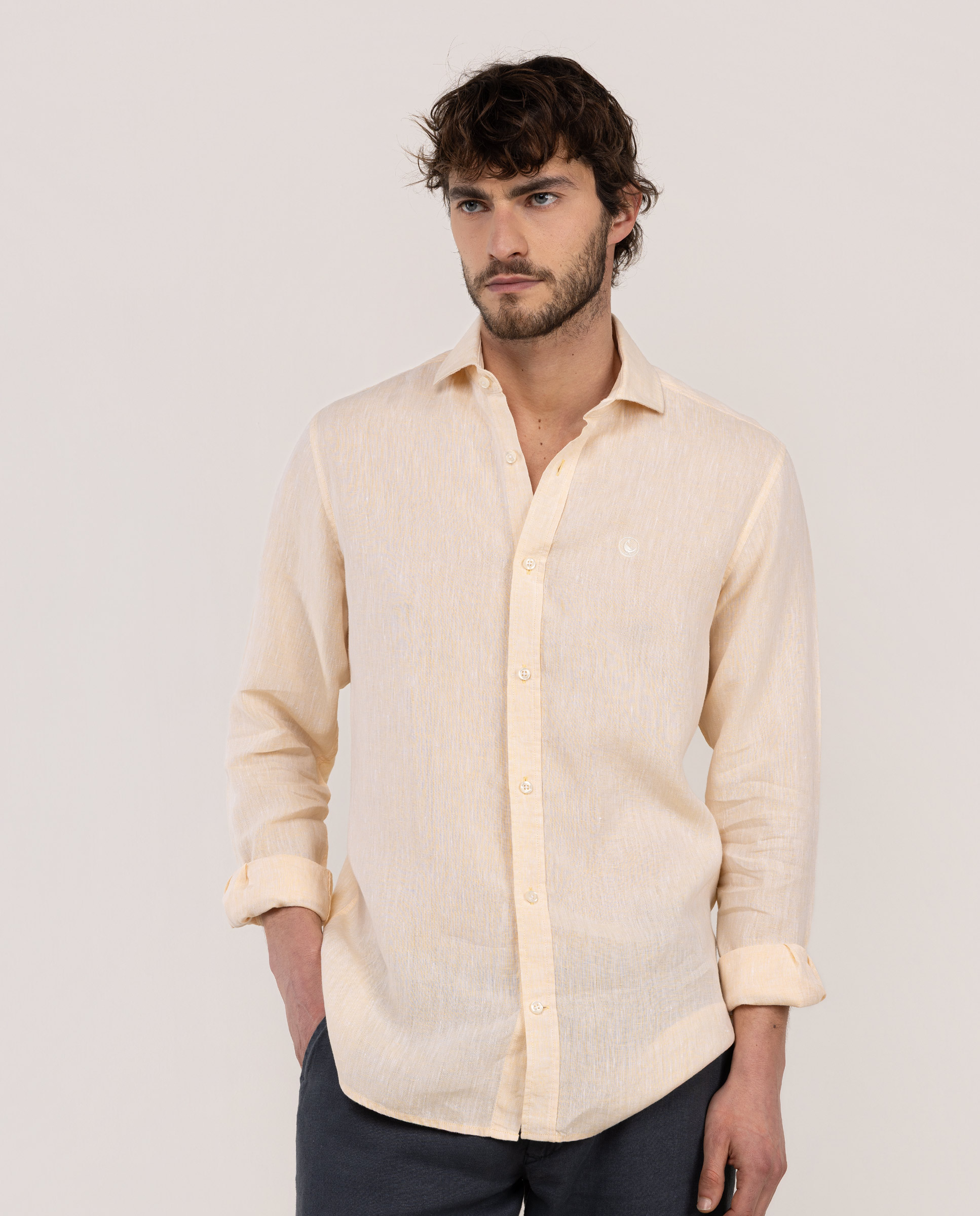 Camisa Lino Chambray Cuello Italiano Amarillo