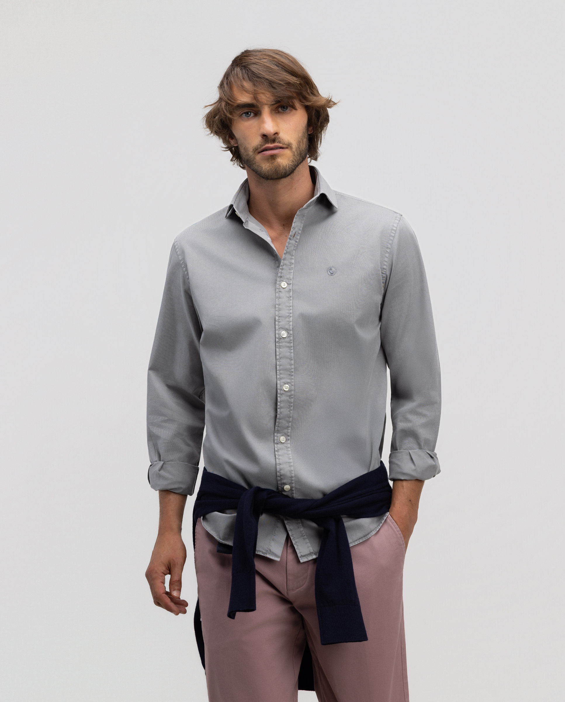 Chemise grise teinte aux minéraux