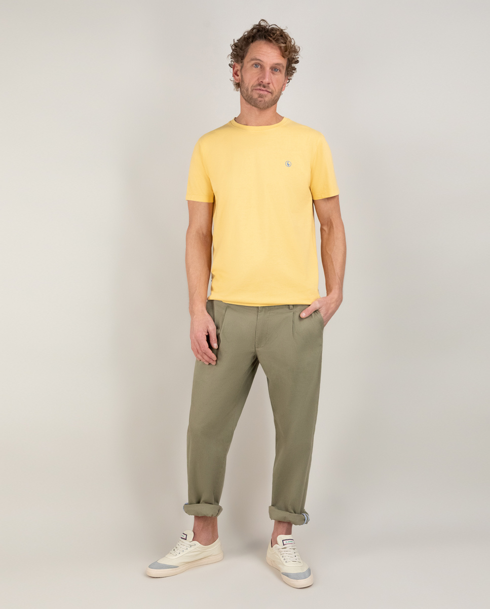 Camiseta Cuello Caja Garment Dyed Mostaza