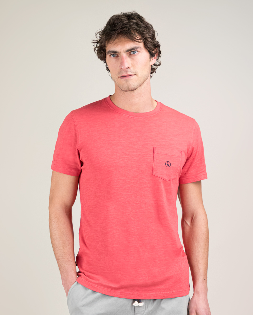 Camiseta Slub tingida com bolso vermelho