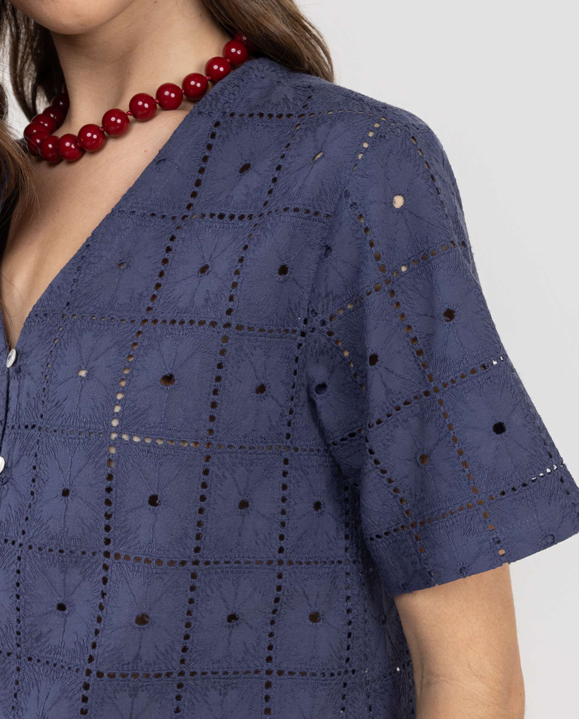 Chemise en lin brodée