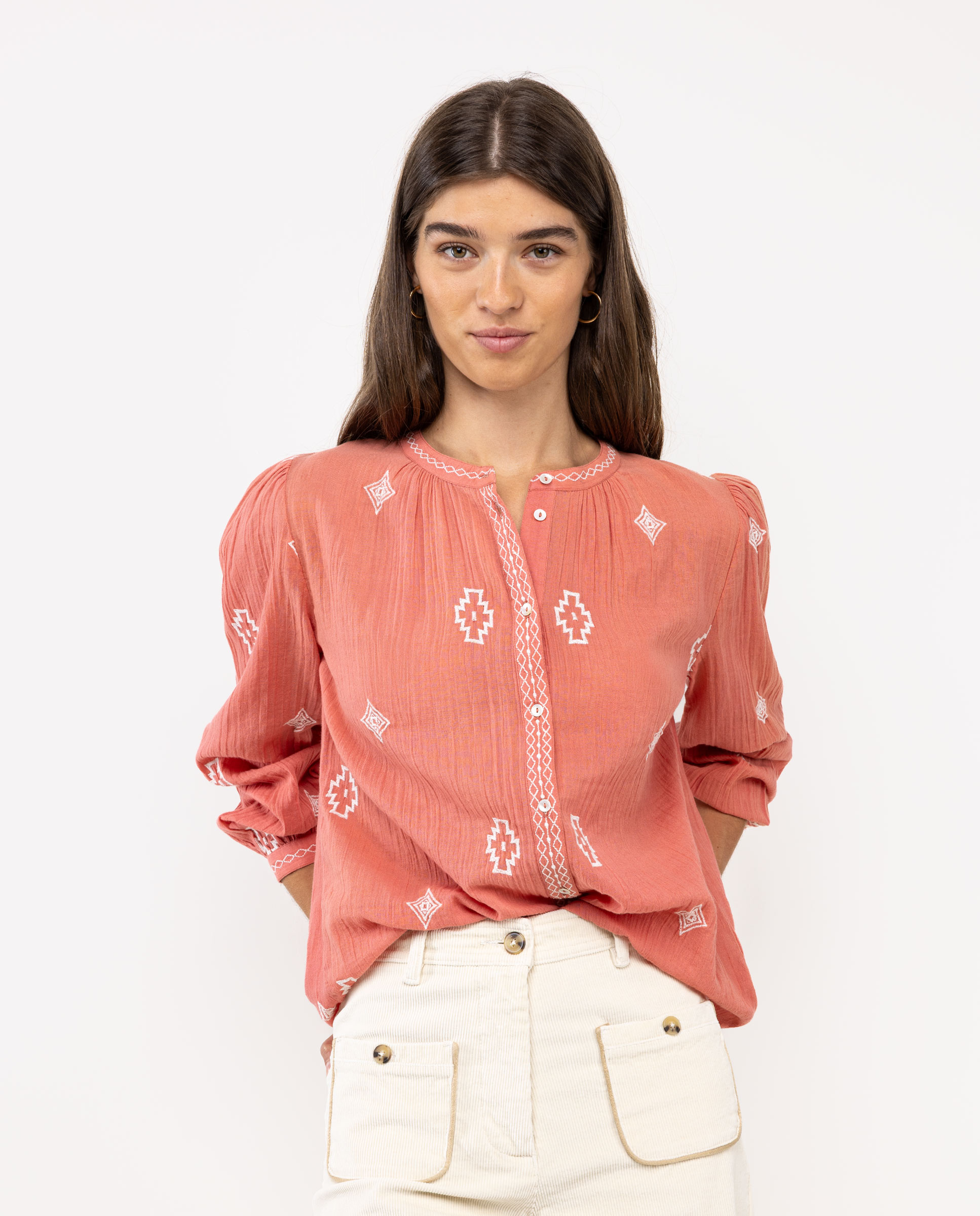 Blusa Bordados Coral