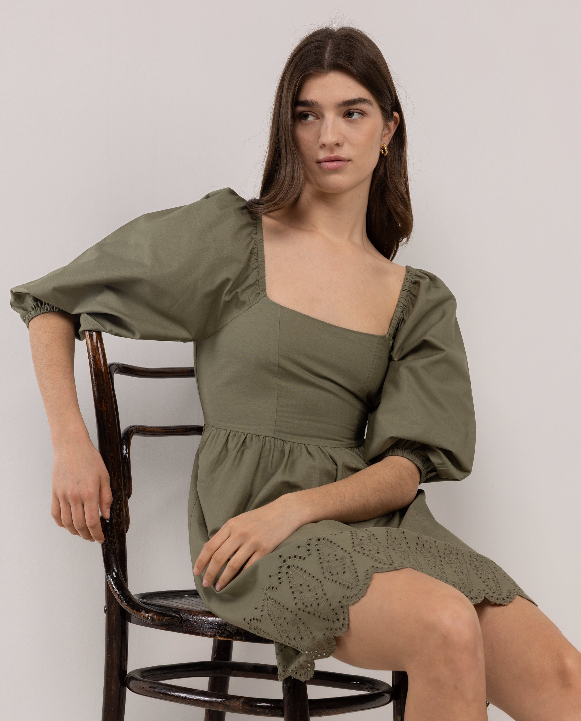 Vestido Vinita Corto Calados Verde