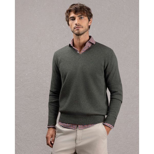 Pull en mérinos vert à col en V