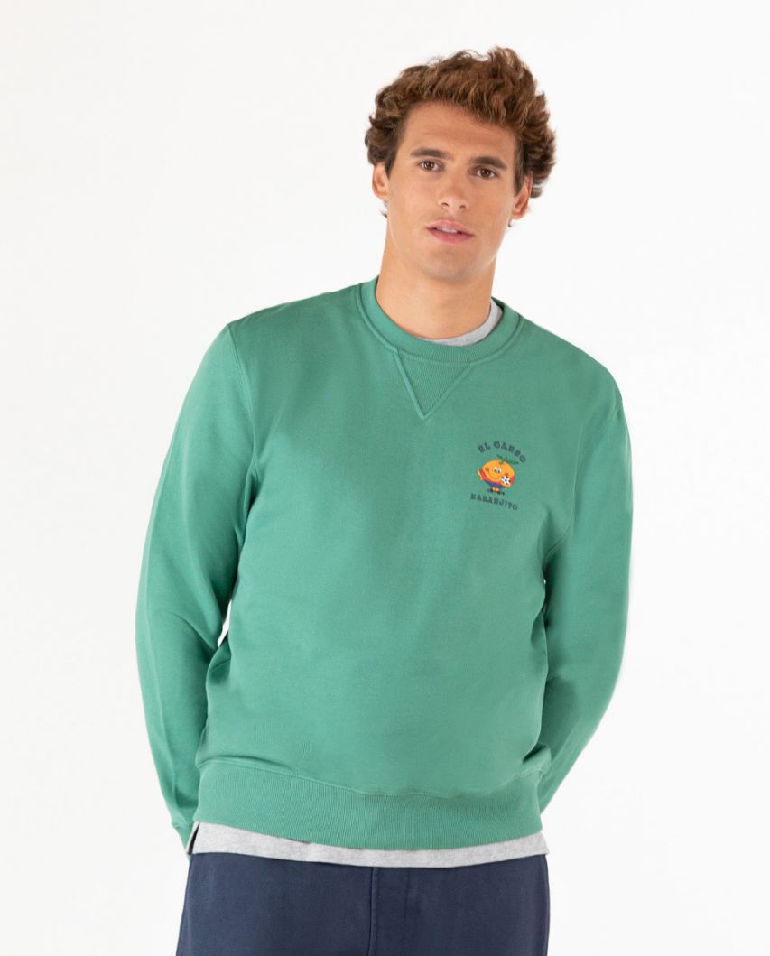 /1/1/1100ATEMP220011_Sudadera_Cuello_Caja_Naranjito_Estampado_Vintage_Verde_035A2427_5.jpg