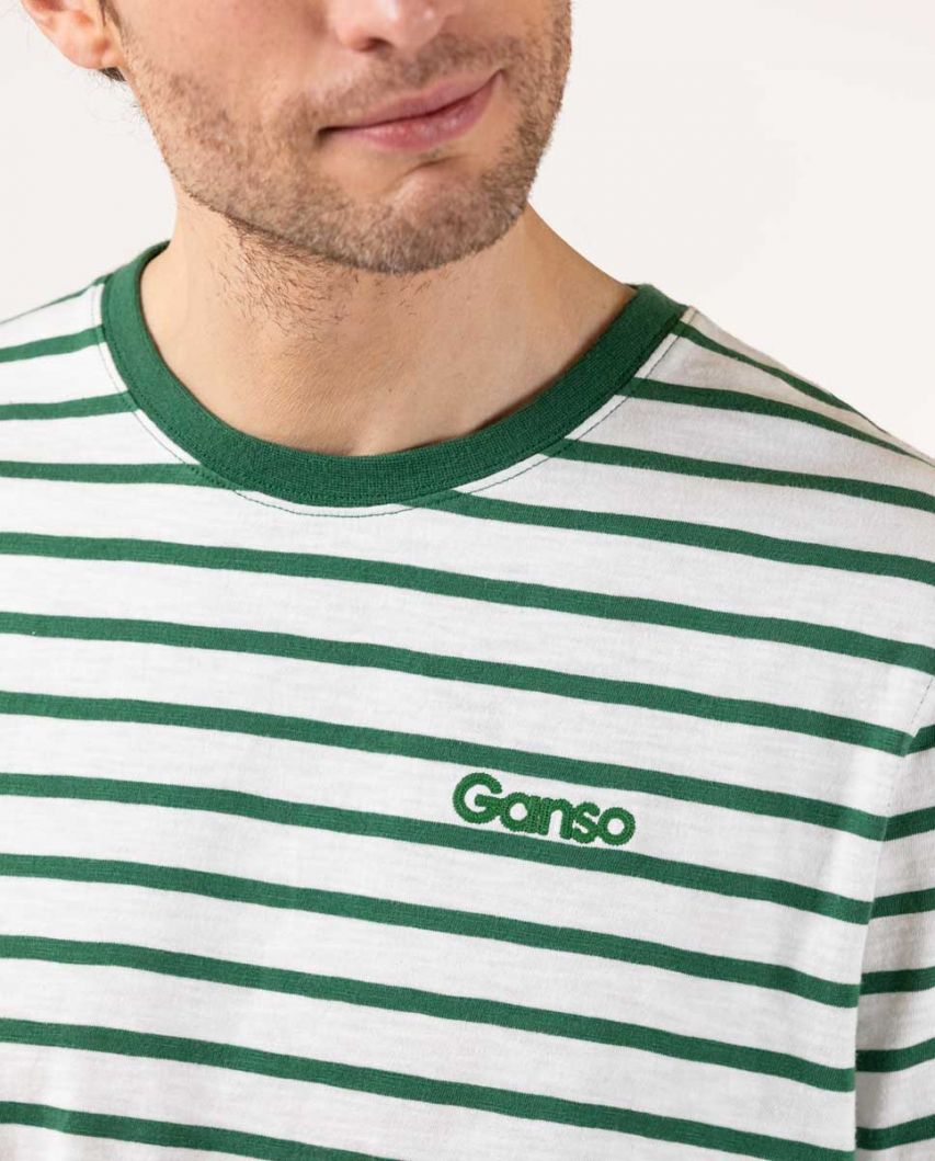 Camisa riscas verde com fundo branco