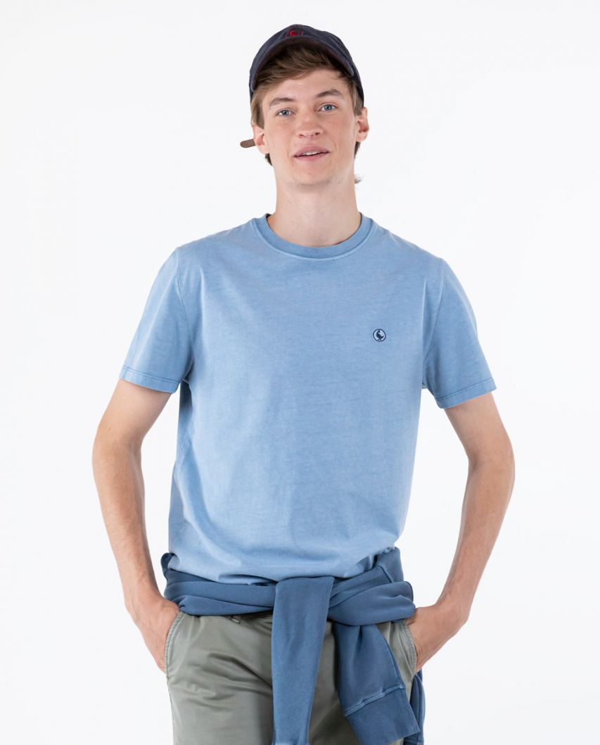 /1/1/1100w220072_Camiseta_Cuello_Caja_Azul_1750_4.jpg