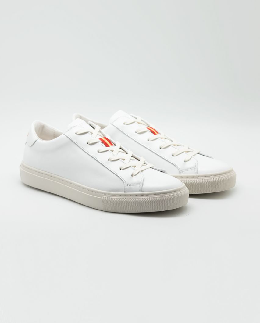 /1/1/1120ATEMP220002_Sneaker_Piel_Blanca_RFEF_2656.jpg