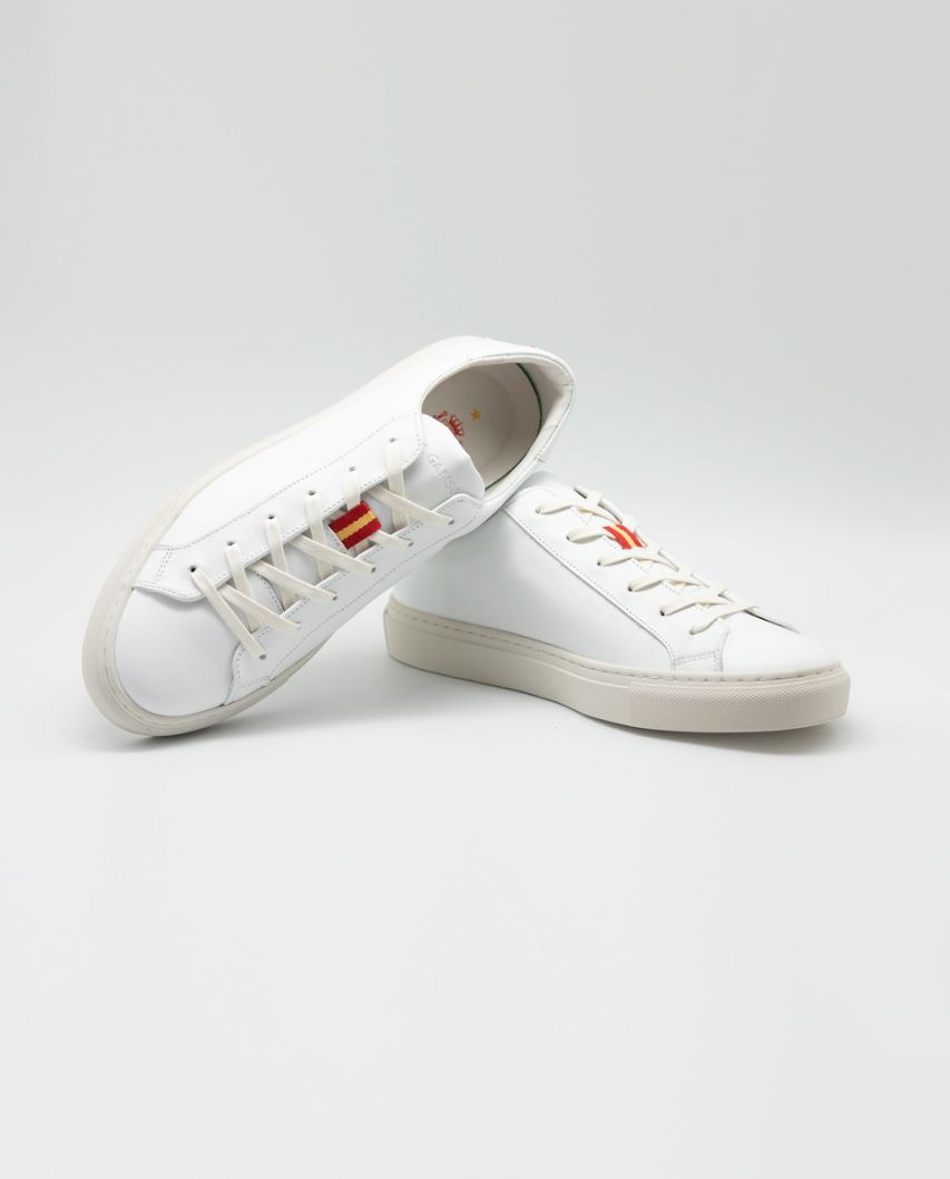 /1/1/1120ATEMP220002_Sneaker_Piel_Blanca_RFEF_2656.jpg