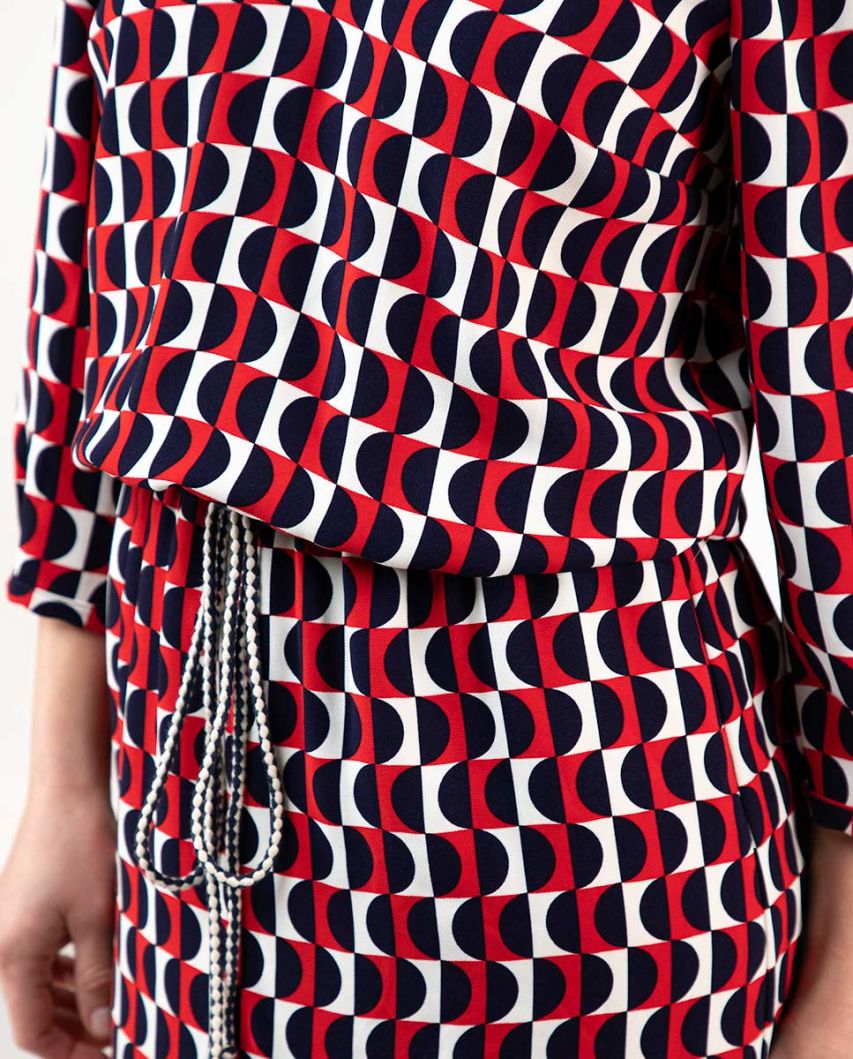 /2/0/2060s230001_Vestido_T_nica_Print_Geom_trico_Marino_Rojo_1572.jpg