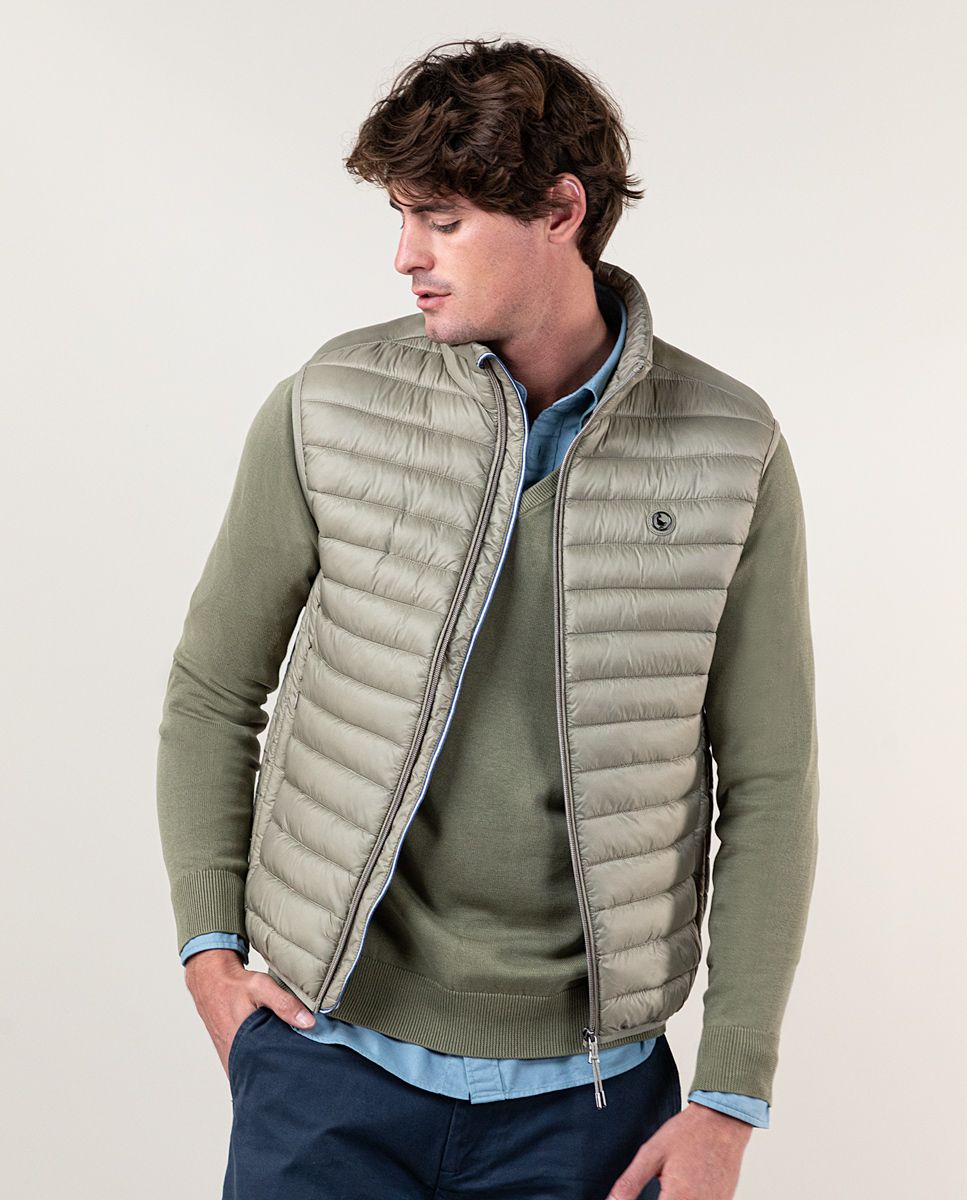 Quilted Sleeveless Vest Style 234131U