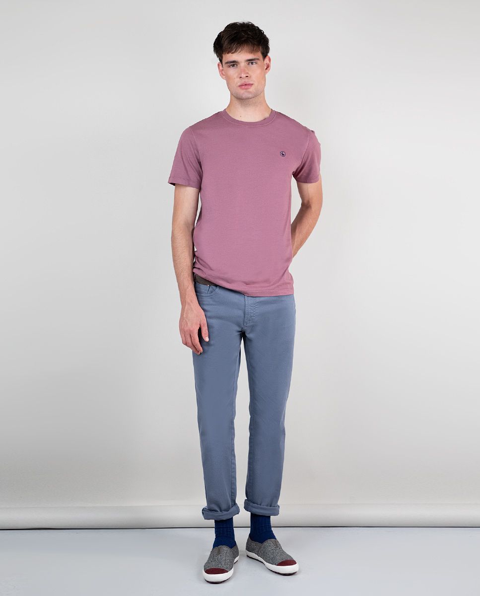 Camiseta Cuello Caja Garment Dyed Berenjena