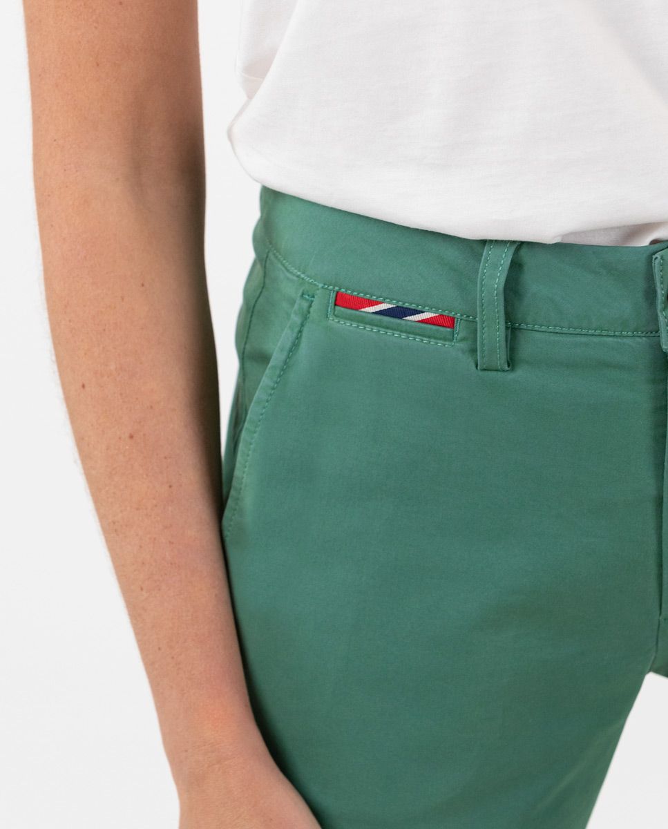 Pantalon chino deals verde mujer